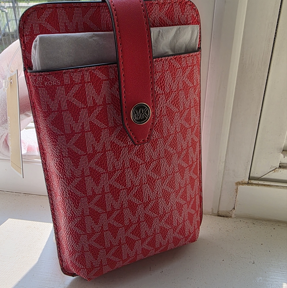Michael Kors DK. SangriaMonogram Jet Set Travel Case